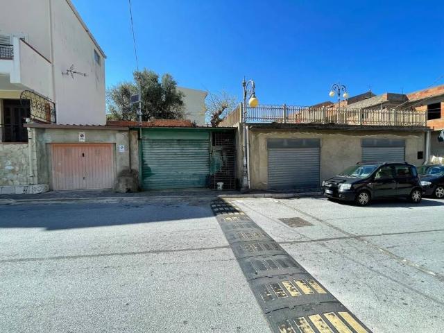 Box in vendita a Spadafora, Sicilia