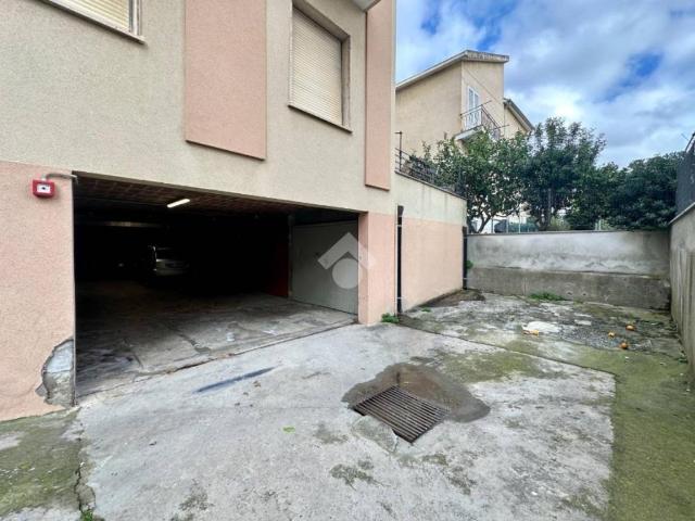 Box in vendita a Spotorno, Liguria