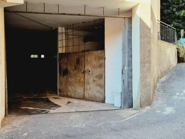 Box in vendita a Spotorno, Liguria