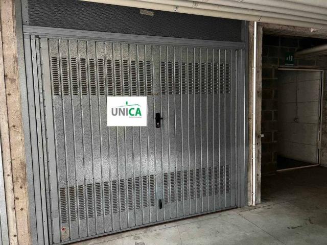 Box in vendita a Stezzano, Lombardia