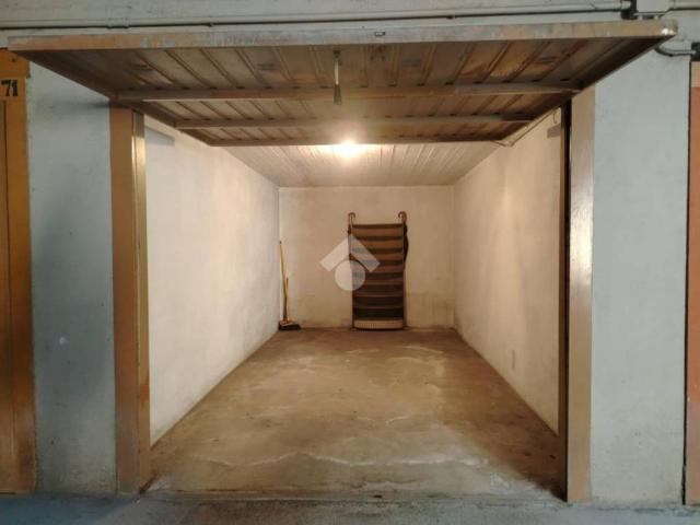 Box in vendita a Stezzano, Bergamo