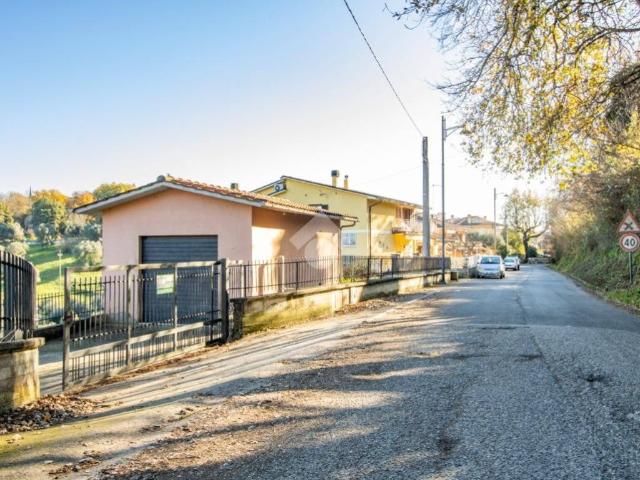 Box in vendita a Collevecchio, Lazio