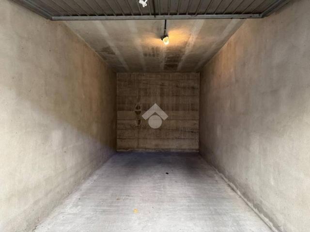 Box in vendita a Stradella, Lombardia