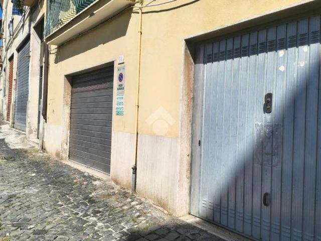 Box in vendita a Subiaco, Roma Capitale