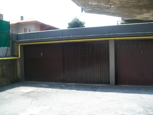 Box in vendita a Suisio, Lombardia