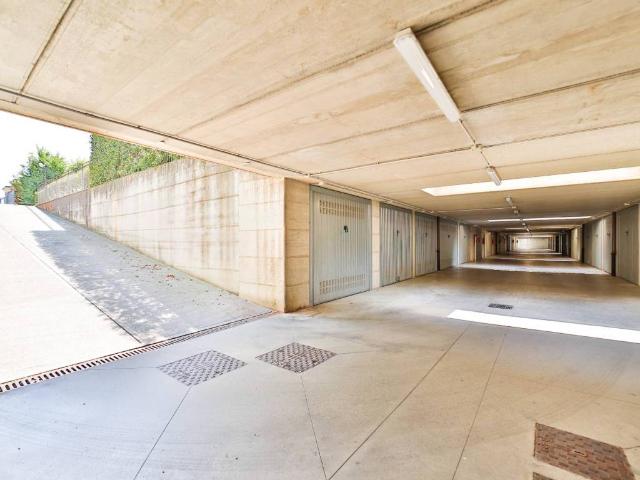 Box in vendita a Sulbiate, Lombardia