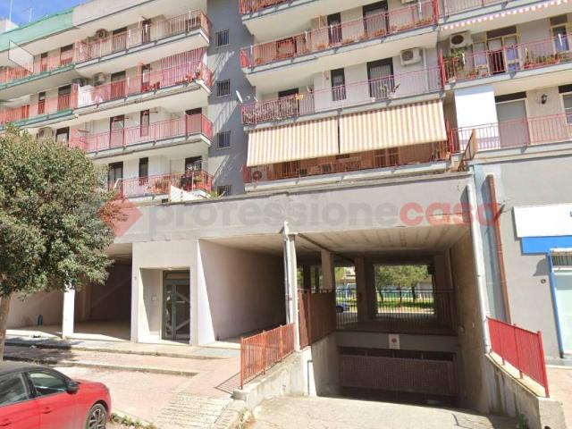 Box in vendita a Puglia, Taranto