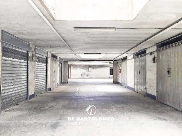 Box in vendita a Puglia, Taranto