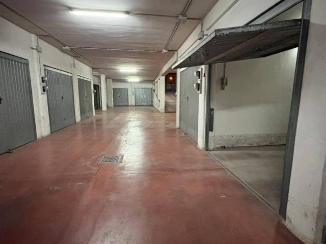 Box in vendita a Puglia, Taranto