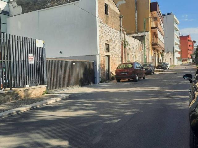 Box in vendita a Puglia, Bari