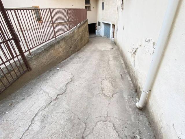 Box in vendita a Puglia, Bari