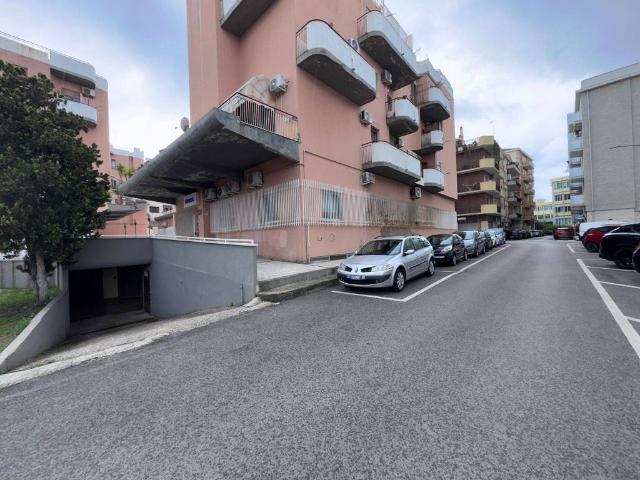 Box in vendita a Termoli, Molise