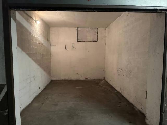Box in vendita a Città Giardino, Terni