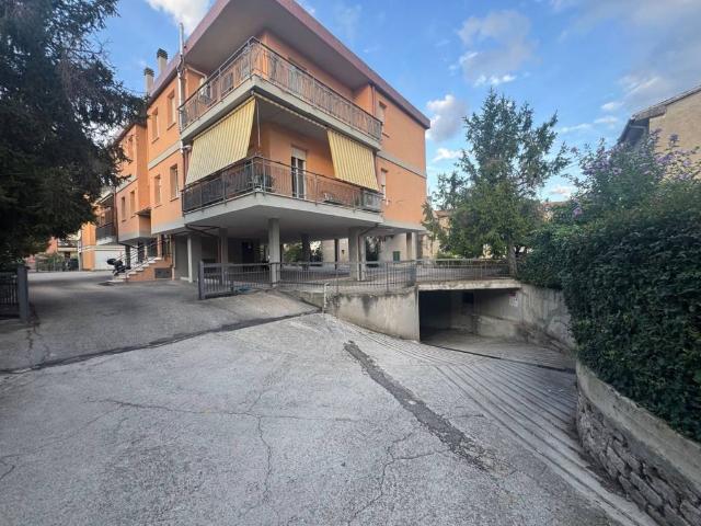 Box in vendita a Terni, Umbria
