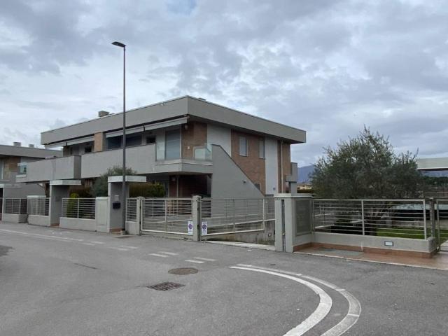Box in vendita a Terno D'isola, Lombardia