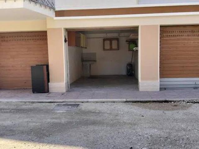 Box in vendita a Terracina, Latina