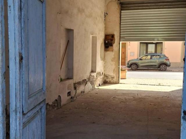 Box in vendita a Terricciola, Toscana