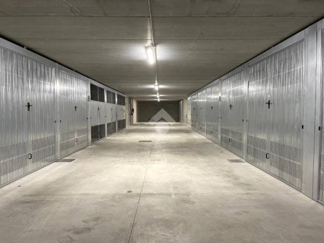 Box in vendita a Tirano, Lombardia