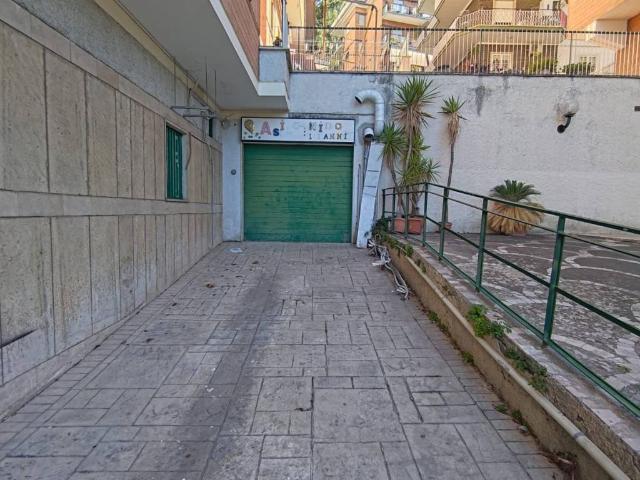 Box in vendita a Paterno, Roma Capitale