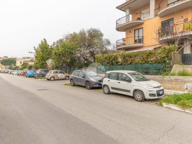 Box in vendita a Campolimpido, Roma Capitale