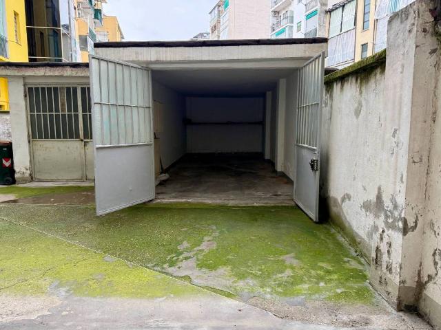 Box in vendita a Santa Rita, Torino