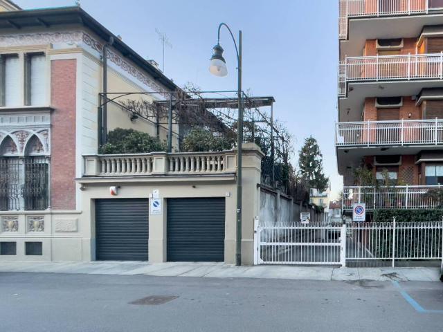 Box in vendita a Borgo Po, Torino
