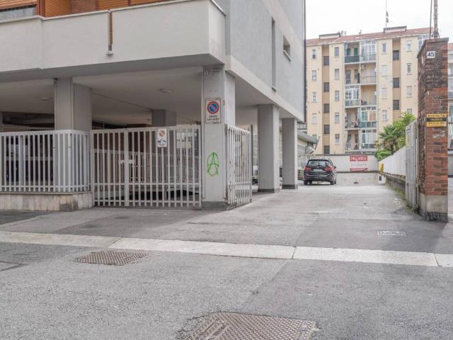 Box in vendita a Pozzo Strada, Torino