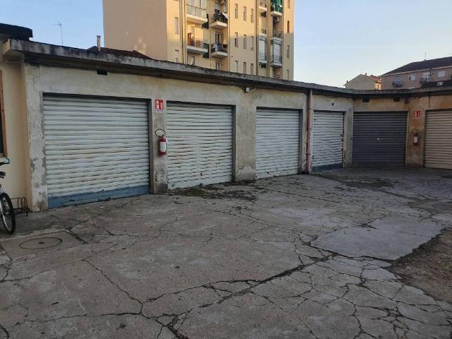 Box in vendita a Basse di Mirafiori, Torino