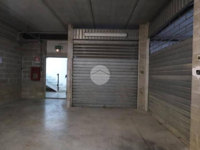 Box in vendita a Unione dei Comuni della Val Vibrata, Tortoreto