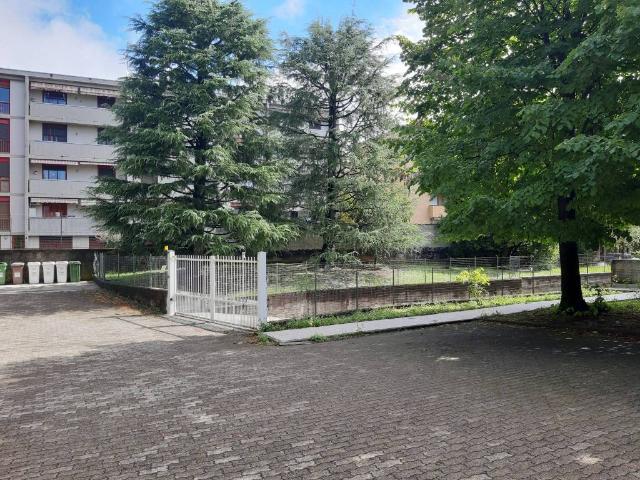 Box in vendita a Pineta, Tradate