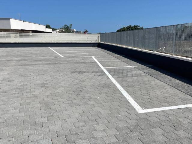 Box in vendita a Trani, Barletta-andria-trani