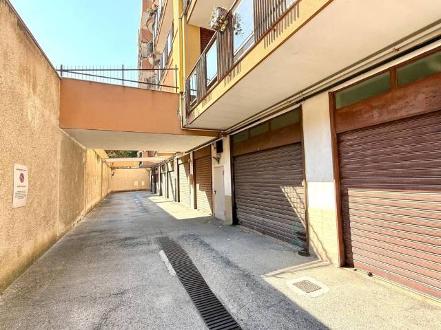 Box in vendita a Puglia, Barletta-andria-trani