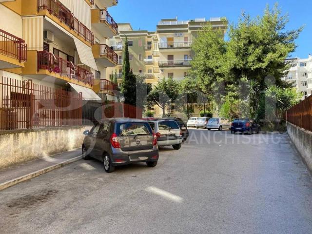 Box in vendita a Puglia, Barletta-andria-trani