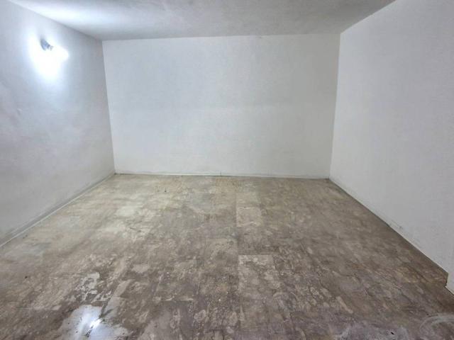 Box in vendita a Trani, Barletta-andria-trani