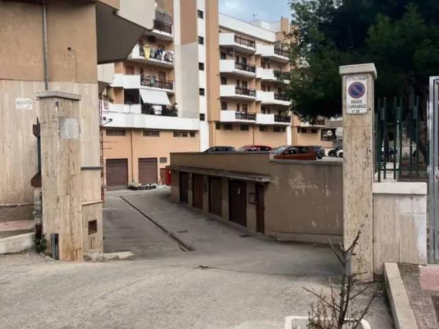 Box in vendita a Puglia, Barletta-andria-trani