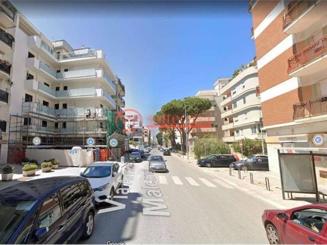 Box in vendita a Puglia, Barletta-andria-trani