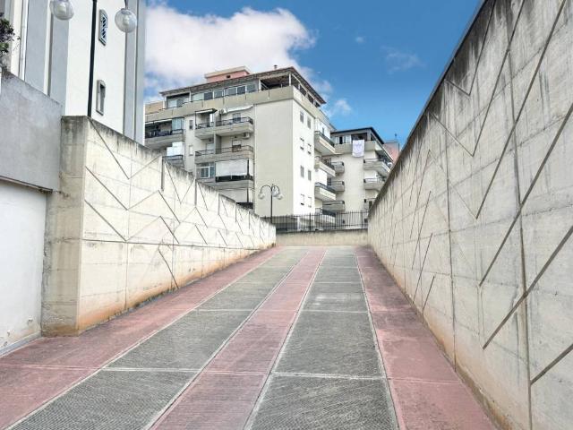 Box in vendita a Puglia, Barletta-andria-trani