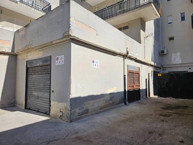 Box in vendita a Trani, Barletta-andria-trani