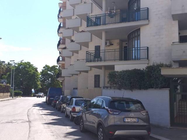 Box in vendita a Trani, Barletta-andria-trani