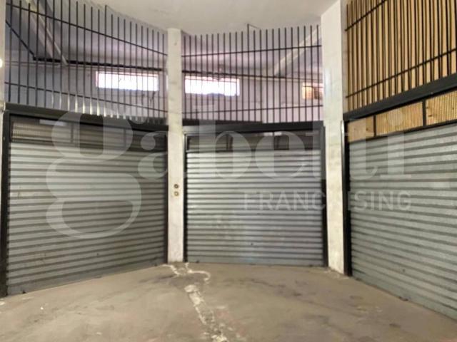 Box in vendita a Puglia, Barletta-andria-trani
