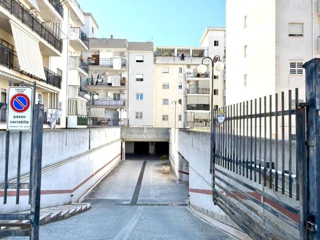 Box in vendita a Trani, Barletta-Andria-Trani