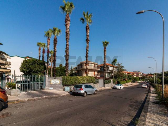 Box in vendita a Tremestieri Etneo, Sicilia