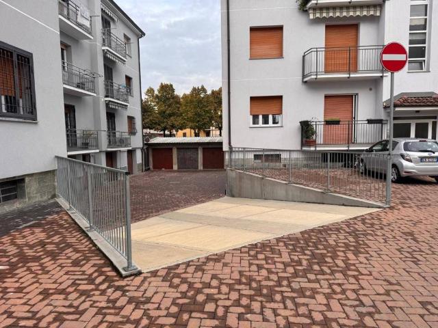 Box in vendita a Treviglio, Lombardia