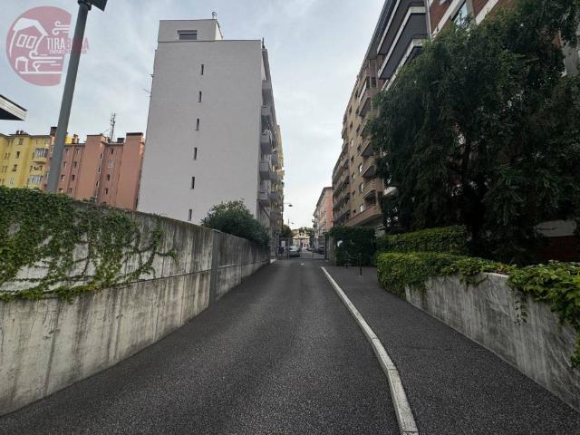 Box in vendita a Città Nuova-Barriera Nuova-San Vito-Città Vecchia, Villa Opicina