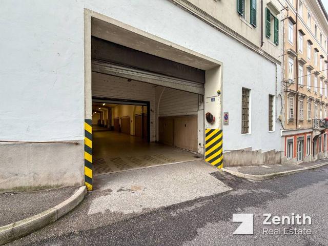 Box in vendita a Città Nuova-Barriera Nuova-San Vito-Città Vecchia, Villa Opicina