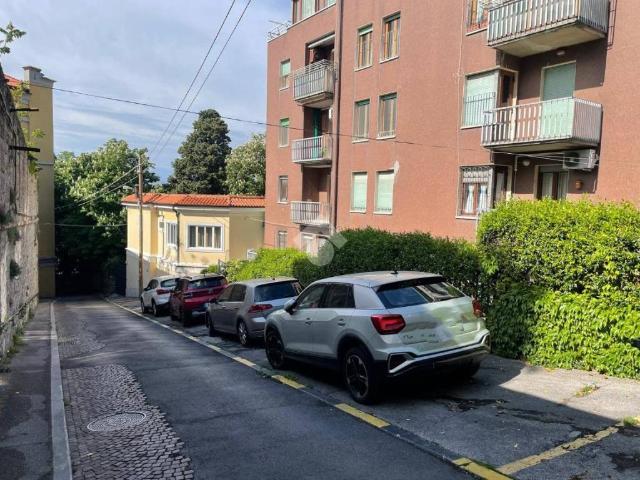 Box in vendita a Roiano-Gretta-Barcola-Cologna-Scorcola, Villa Opicina