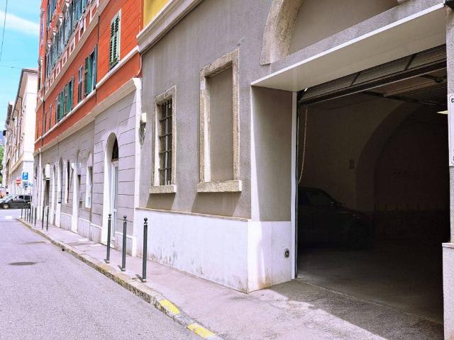Box in vendita a Barriera Vecchia-San Giacomo, Villa Opicina