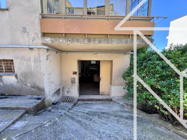 Box in vendita a Roiano-Gretta-Barcola-Cologna-Scorcola, Villa Opicina