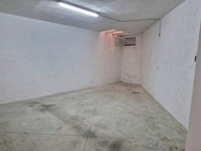 Box in vendita a Puglia, Bari
