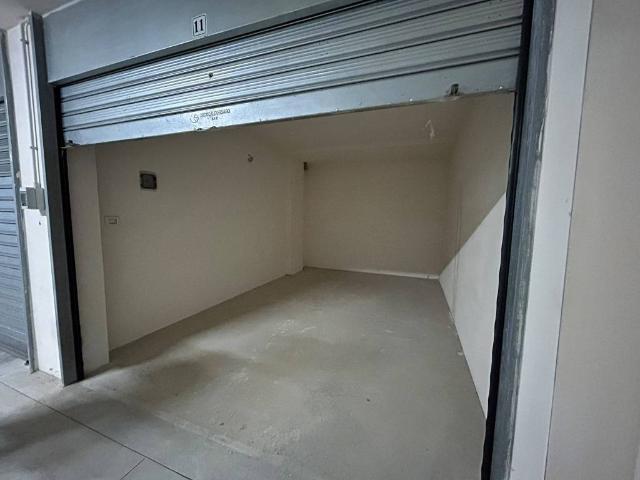 Box in vendita a Triggiano, Bari